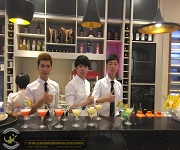 南沙萬達廣場【維意定制家具】黃金周活動、邀請展翅調酒師團隊作為演出嘉賓